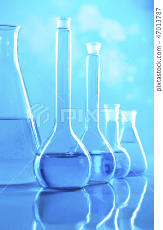 Laboratory equipment, lots of glass filled 47013787