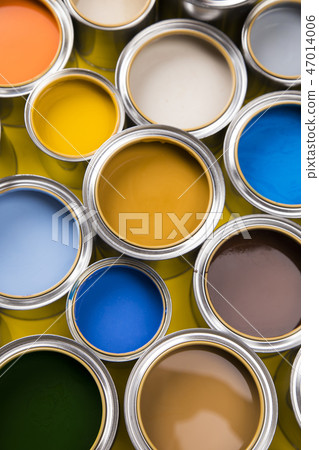 Brush, metal cans with color paint Brush, metal cans with color paint 47014006