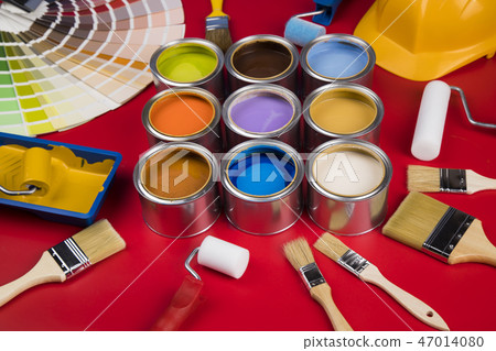 Collection of colored paints cans, Brush, red 47014080
