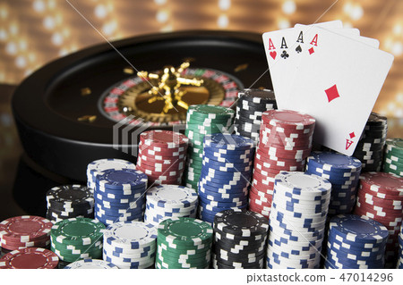 Poker Chips, Casino roulette wheel 47014296