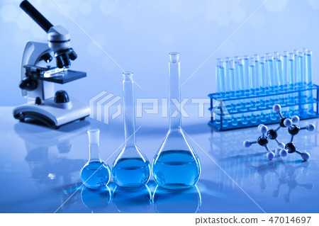 Scientific glassware for chemical experiment Scientific glassware for chemical experiment 47014697