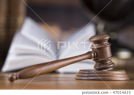 Justice Scale and Gavel globe concept 47014815