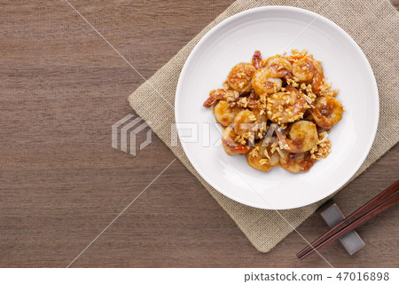 stir fried shrimp with garlic and sweet sauce stir fried shrimp with garlic and sweet sauce 47016898