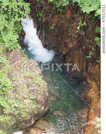 A waterfall near the confluence of the Sea Groove and the Itattori River 47017011