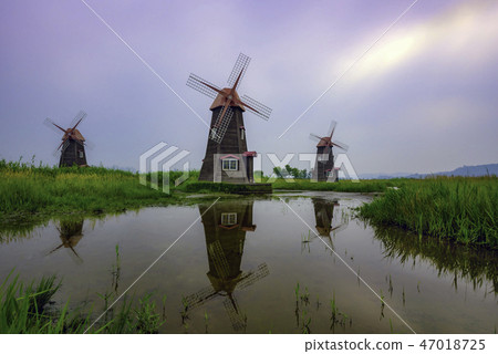 windmill 47018725