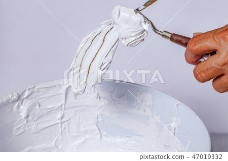 white color ink for print tee shirt. 47019332