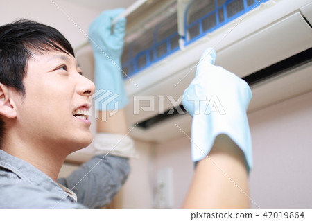 Air-conditioner cleaning (Daddess Housekeeper Housework Body parts Heating Air-conditioning Cooler Appliances Housing Smile) Air-conditioner cleaning (Daddess Housekeeper Housework Body parts Heating Air-conditioning Cooler Appliances Housing Smile) 47019864