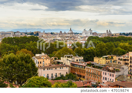 Arial view of Rome city from Janiculum hill Arial view of Rome city from Janiculum hill 47019874
