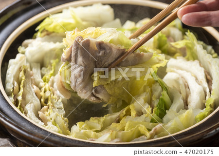Chinese cabbage and pork belly pot 47020175