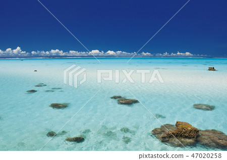 Blue sea around Shikishima Airport RW17 end 47020258