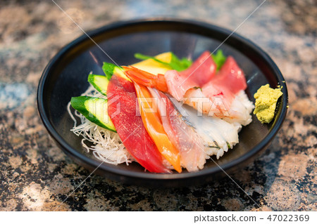 traditional Japan chirashi sushi, sashimi and rice traditional Japan chirashi sushi, sashimi and rice 47022369
