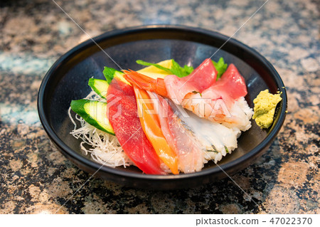 traditional Japan chirashi sushi, sashimi and rice traditional Japan chirashi sushi, sashimi and rice 47022370