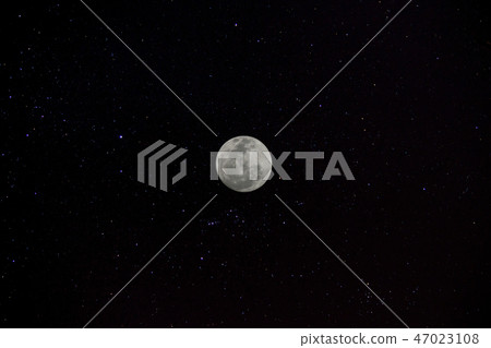 The full moon in the dark night. The full moon in the dark night. 47023108