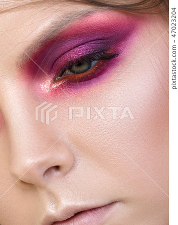 Close up beauty portrait of young woman Close up beauty portrait of young woman 47023204