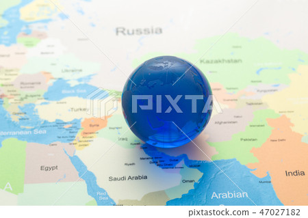 The earth The earth 47027182