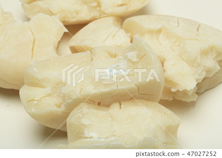 Kagamibiraki (Mild rice cake with mold) Kagamibiraki (Mild rice cake with mold) 47027252