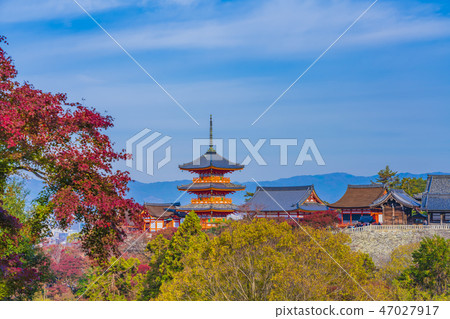 清水寺三重塔，京都秋天 47027917