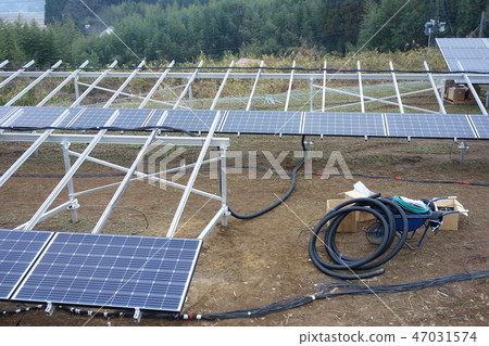 太陽能發電廠建築工地 太陽能發電廠建築工地 47031574