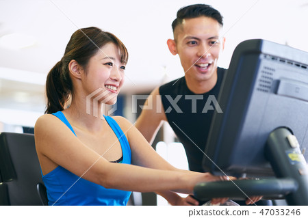 Female and male instructors Female and male instructors 47033246