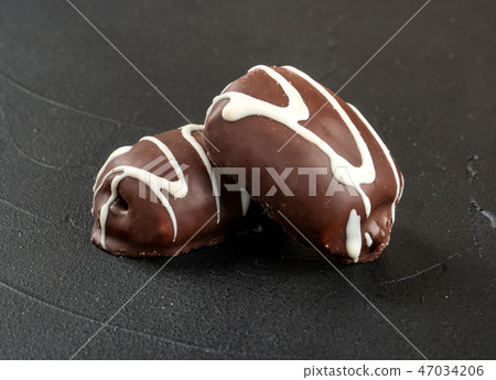 Chocolate chip cookies with icing 47034206