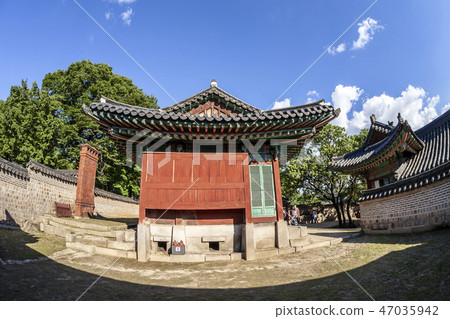 Changdeokgung Palace 47035942