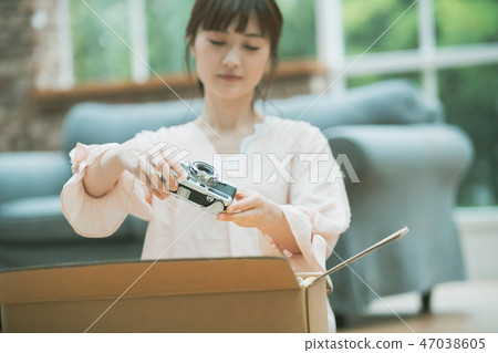 photocamera, female, lady 47038605