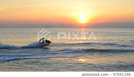 jet ski jet ski 47042146