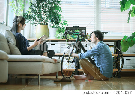 Lifestyle couple Lifestyle couple 47043057