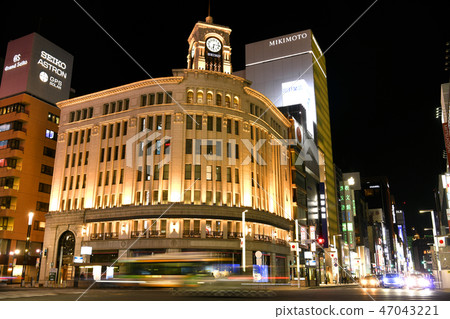 東京都市風景在日本東京,銀座擁擠與外國遊人。平成去年新年= 2019年1月1日拍攝 東京都市風景在日本東京,銀座擁擠與外國遊人。平成去年新年= 2019年1月1日拍攝 47043221