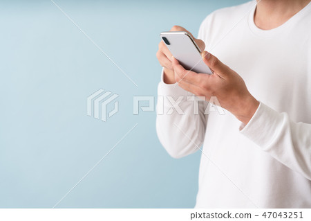 使用智能手機的人 47043251