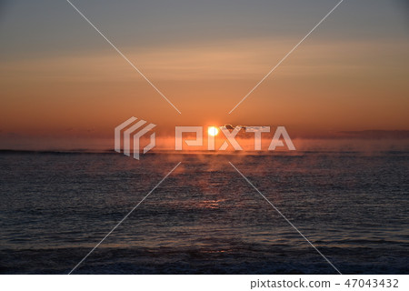 Sunrise in Kushiro Sunrise in Kushiro 47043432