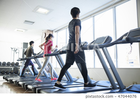 sports gym  47044076