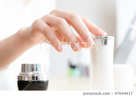 Beauty image Hand Beauty image Hand 47044417