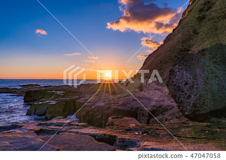 (Shizuoka Prefecture) South Izu Iruma Senjojiki, evening scenery 47047058