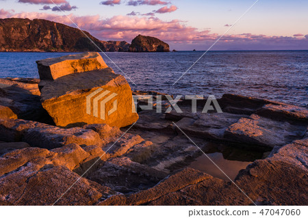 (Shizuoka Prefecture) South Izu Iruma Senjojiki Stone Gorge Site, Sunset 47047060