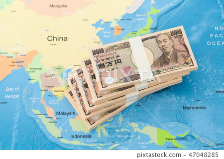 Japanese yen 47048285