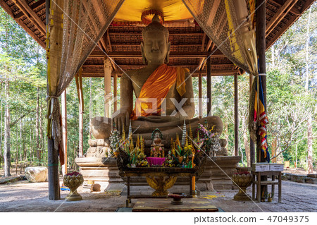 [World Heritage] Angkor monuments Buddha statue of Tep Phranam 47049375