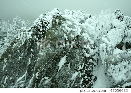 Freezing rock mass (shooting location: Yatsugatake, Kuro Yuridaira) Freezing rock mass (shooting location: Yatsugatake, Kuro Yuridaira) 47056683
