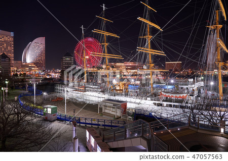 City night view Yokohama Minato Mirai 47057563