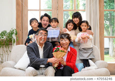 Three generations family 47058246