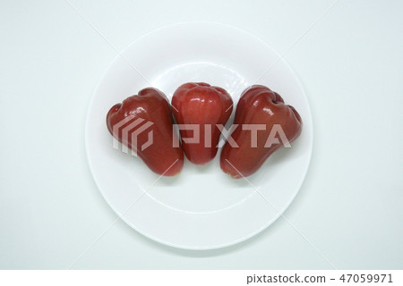 Rose apple fruit or Syzygium samarangense.  47059971