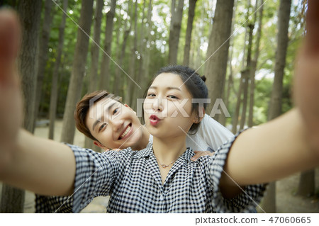 Couple, lover, student, college student, date, summer, park, walking, forest, selfie 47060665