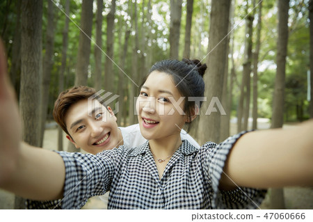 夫婦,情人,學生,大學生,約會,夏天,公園,走,森林,selfie 夫婦,情人,學生,大學生,約會,夏天,公園,走,森林,selfie 47060666