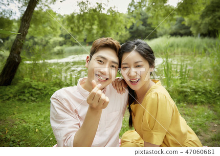 Couple, lover, student, college student, date, summer, park, everyday Couple, lover, student, college student, date, summer, park, everyday 47060681