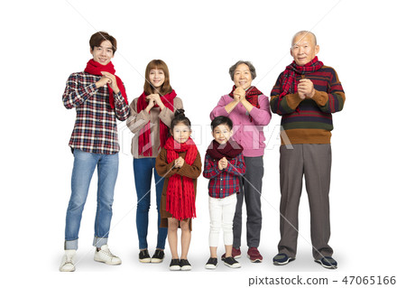 asian family celebrating chinese new year asian family celebrating chinese new year 47065166