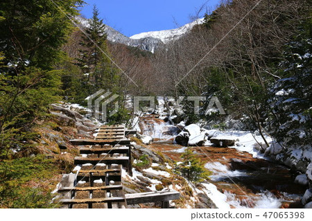 The way to the Yatsugatake Mountain Range Akatake Mine in the snow Kitazawa course 47065398