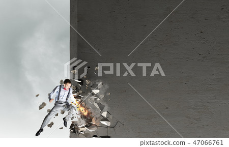 There is no barriers for him 47066761