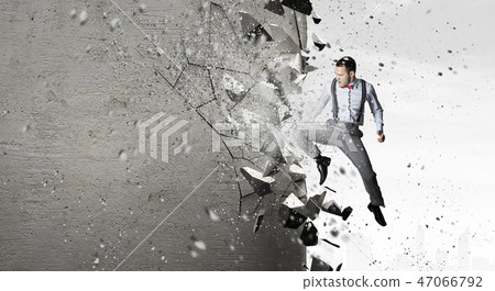 There is no barriers for him 47066792