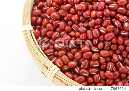 Red beans 47068614