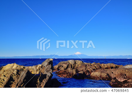 Sagami Bay and Mount Fuji seen from Arasaki Coast 47069845